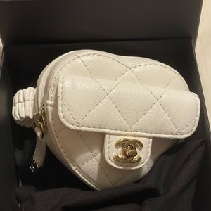 ❌SOLD VIA PRIVATE BUYER❌Chanel Quilted Heart Arm Coin Purse